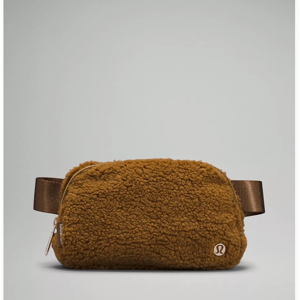 LULULEMON EVERYWHERE BELT BAG 1L FLEECE in NATURAL BURNT CAMEL! NWT